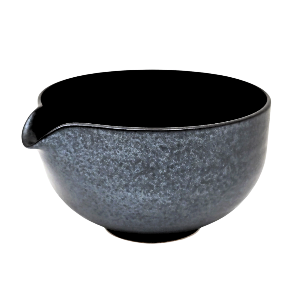 Yukiakari Katakuchi Matcha Bowl | Kuro Matte | 18 OZ